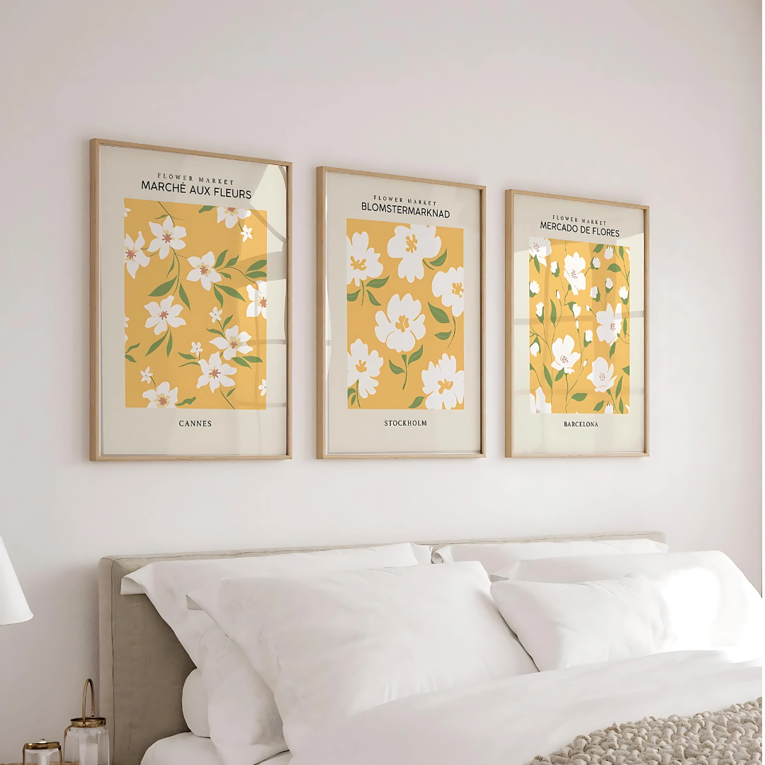 Set x3 Cuadros Decorativos Botánicos Flores Blancas De Tallo Verde Con Fondo Amarillo